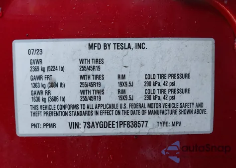 2023 Tesla Model Y Awd/Long Range Dual Motor All-Wheel Drive z USA, uszkodzony, nr VIN 7SAYGDEE1PF838577